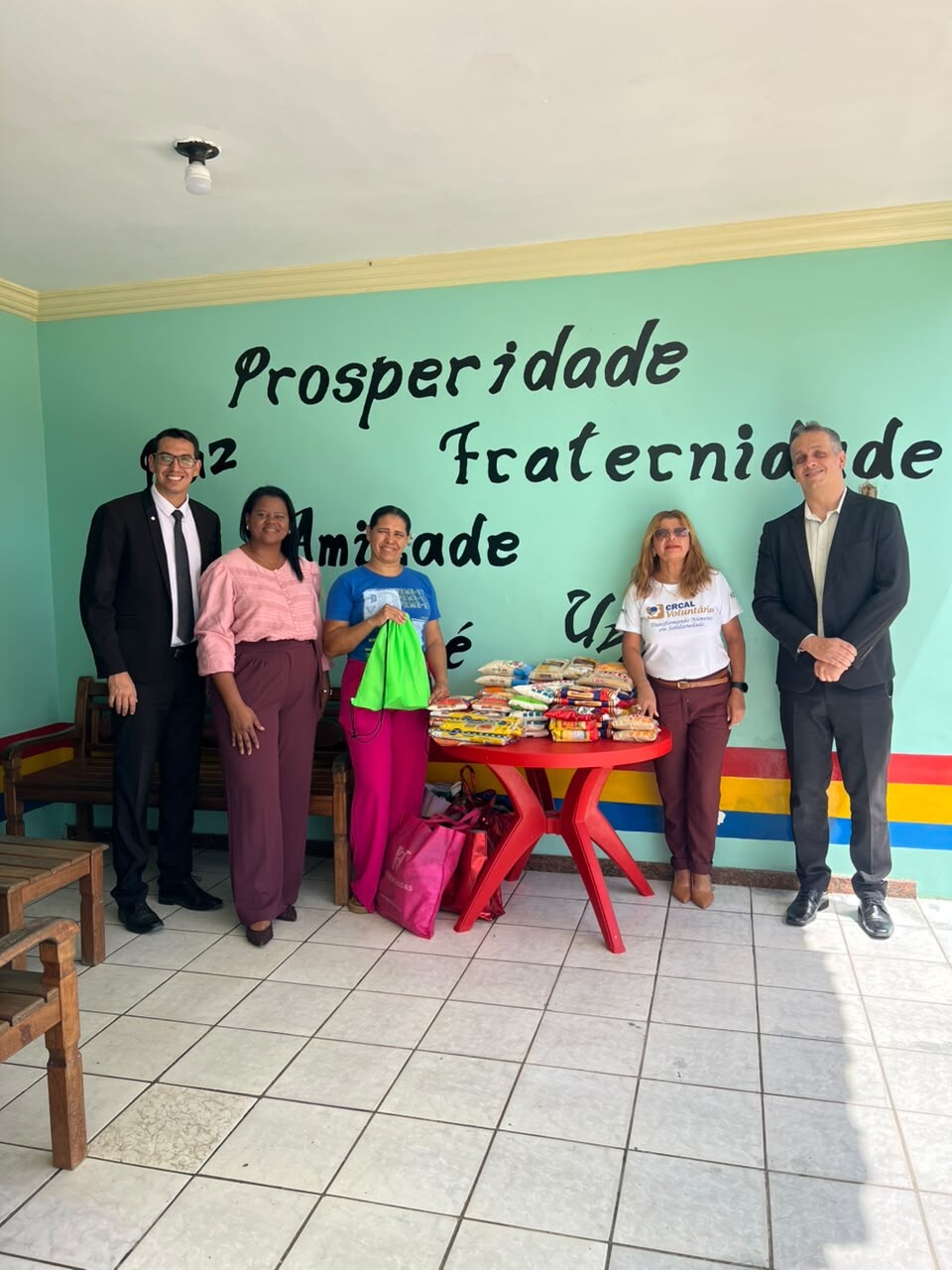 crcal-realiza-entrega-de-58-kg-de-alimentos-a-associacao-mae-rainha-em-arapiraca