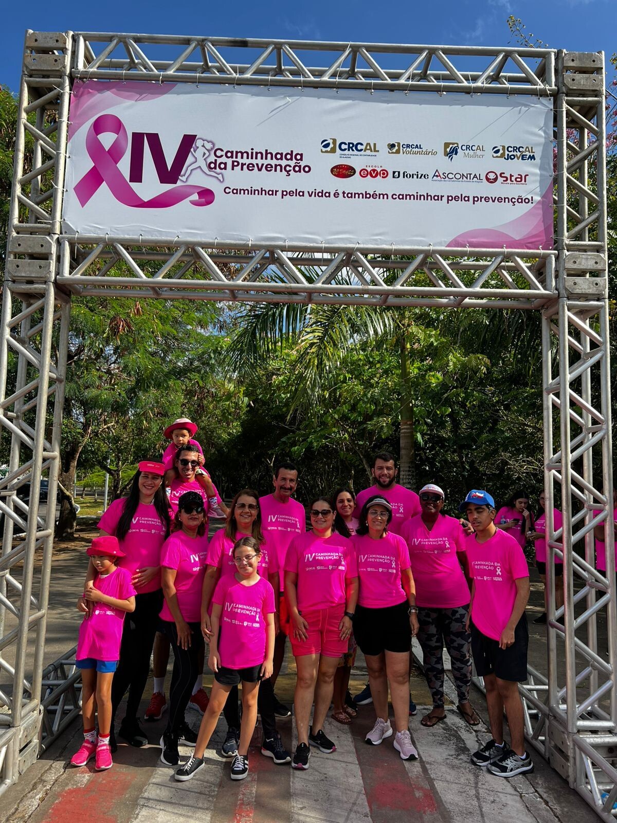 caminhada-da-prevencao-mobiliza-150-participantes-em-arapiraca-em-apoio-ao-outubro-rosa