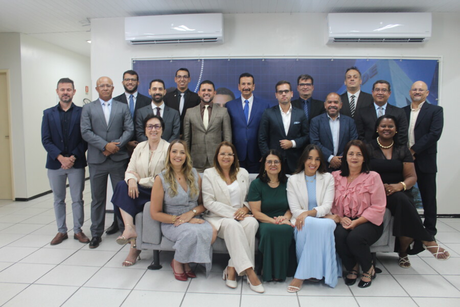 crcal-realiza-posse-de-conselheiros-para-o-quadrienio-2026-2029-e-elege-conselho-diretor-e-camaras-para-o-bienio-2026-2027